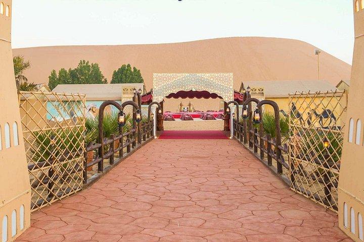 Safari dans le désert d'Abou Dhabi avec spectacles vivants et dîner buffet barbecue