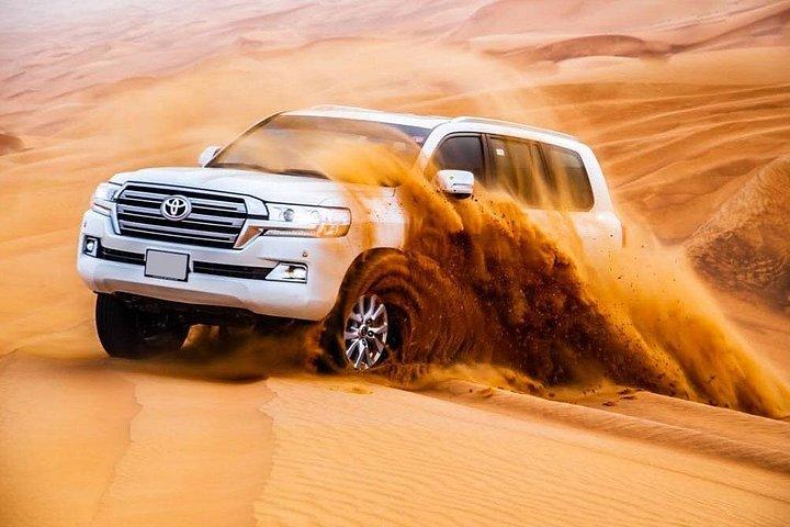 Dîner buffet safari dans le désert de Dubaï, spectacles en direct, Dune Bashing