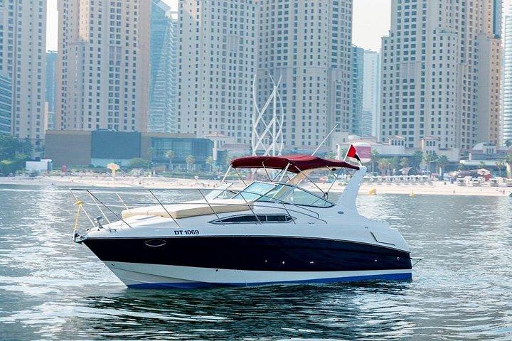 Croisière privée de 33ft en bateau de luxe à Dubaï 8 PAX