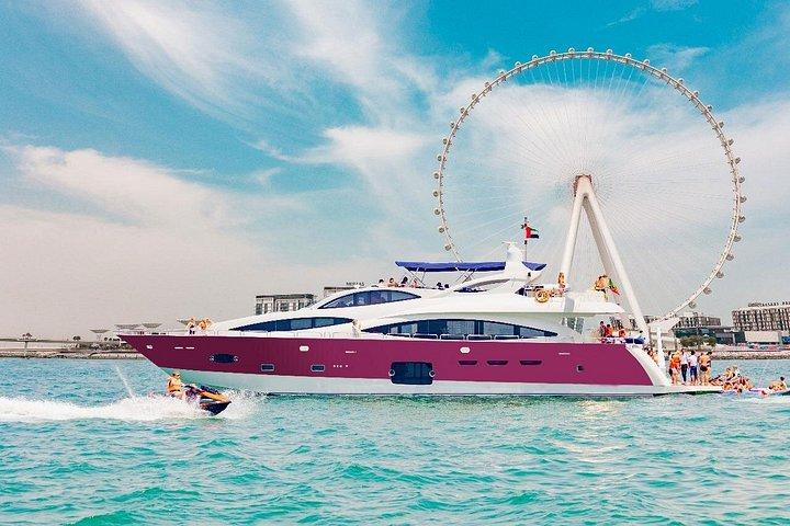 Dubai Yacht Ride & Slide, plongée avec B.B.Q et boissons