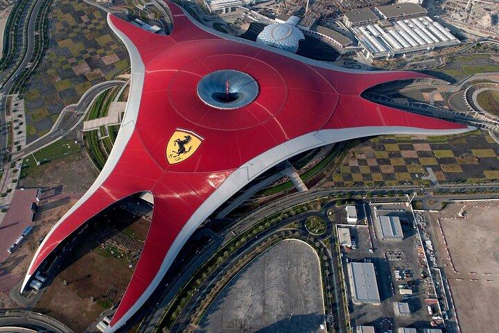 Visite du monde Ferrari et transferts à la mosquée Sheikh Zayed d'Abou Dhabi
