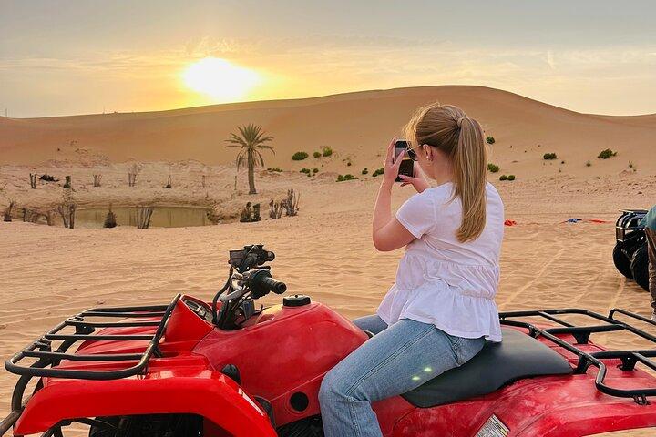 Aventure safari passionnante dans le désert avec le quad