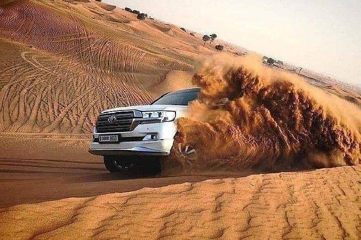 Safari dans le désert du matin Dubaï et balade à dos de chameau