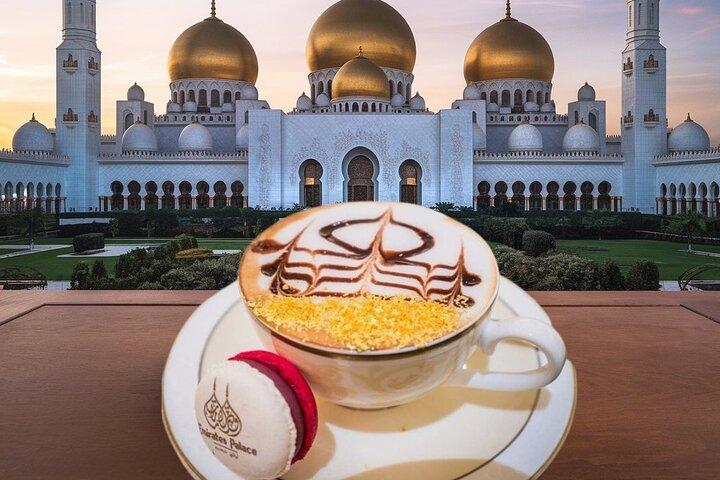 Visite privée de la ville d'Abou Dabi avec café or à Emirates Palace