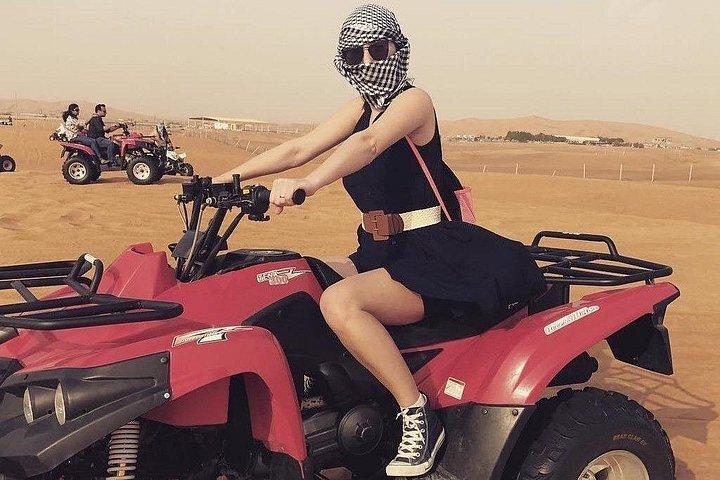 Quad, safari dans le désert, promenade à dos de chameau et camp d'Al Khayma