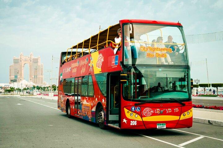 Visite de la ville Abu Dhabi HOHO en bus et extras réservables