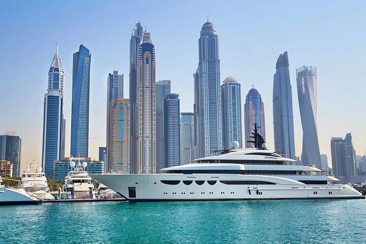 Croisière en yacht Dubaï Marina avec petit déjeuner ou option barbecue