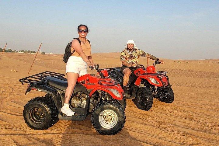 Safari dans le désert en soirée avec dîner barbecue et 30 min de quad