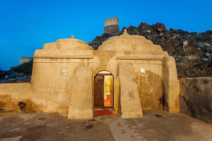 Excursion privée sur la côte Est de Fujairah et Khor Fakkan au départ de Dubaï