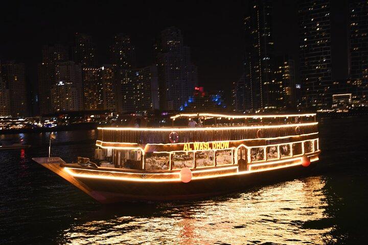 Croisière dîner en dhow dans la Marina de Dubaï (formule VIP ou premium)