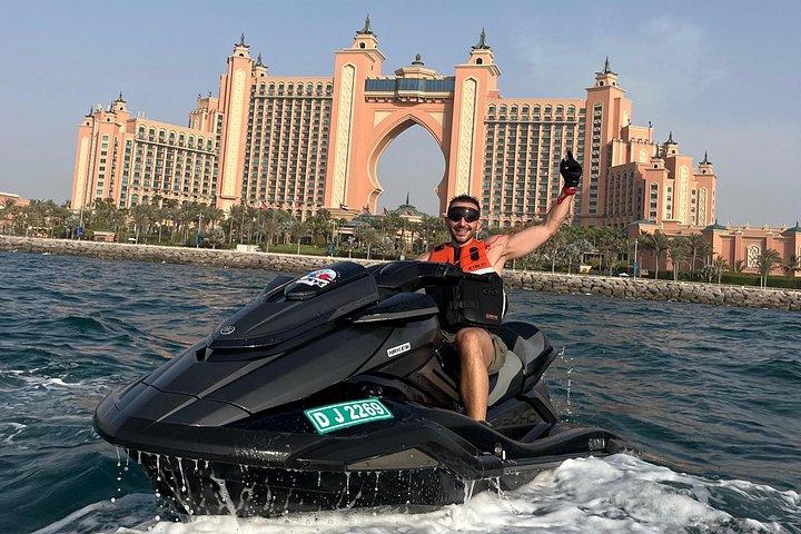 Exclusivité 90 minutes Jet Ski Adventure Dubai Marina Tour
