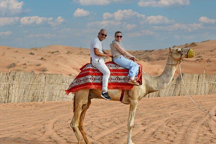 Explorez l'aventure paisible dans le désert de Dubaï