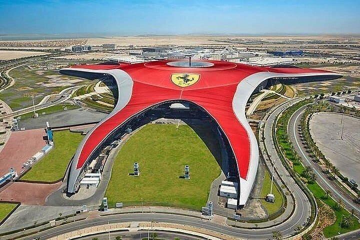 Ferrari World Abu Dhabi Tour avec des trajets illimités