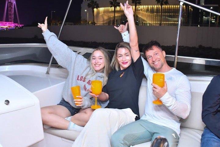 Excursion en yacht de luxe à la marina de Dubaï avec collations et boissons