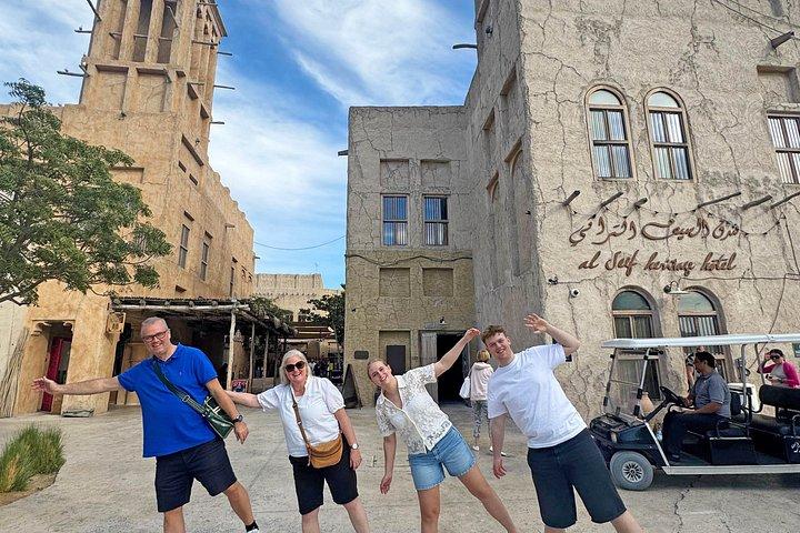 Excursion d'une demi-journée à pied dans le Vieux Dubaï : Al Seef, Souks & Abra Ride