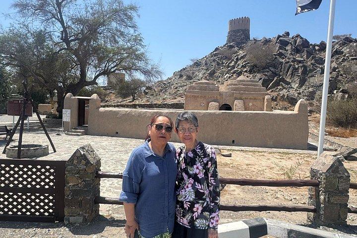 Visite de la ville de Khor Fakkan au départ de Dubaï avec la mosquée Bidiya et la cascade