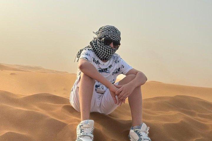 Safari matinal privé en 4x4, sandboarding et balade en chameau