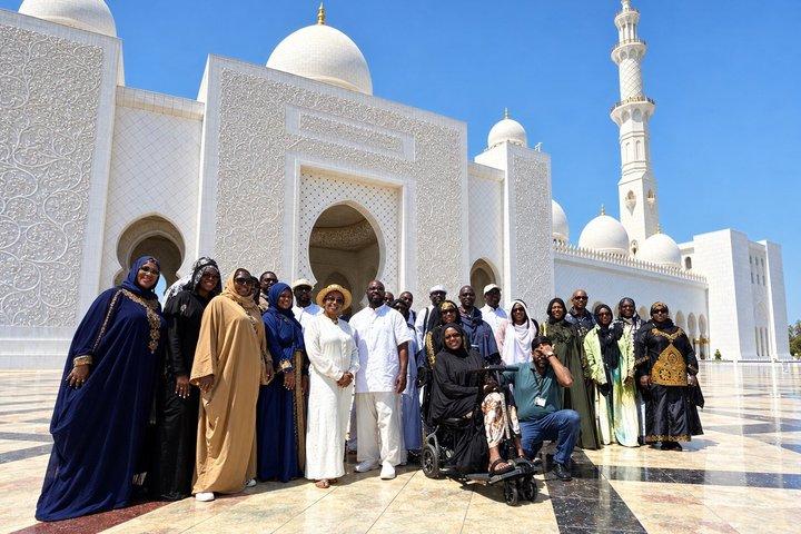 Visite privée de la Grande Mosquée d'Abu Dhabi et du Louvre depuis Dubaï