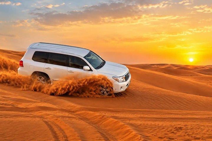 Safari dans le désert de Dubaï : Dune Bashing, Quad Bike, Chameau et dîner BBQ