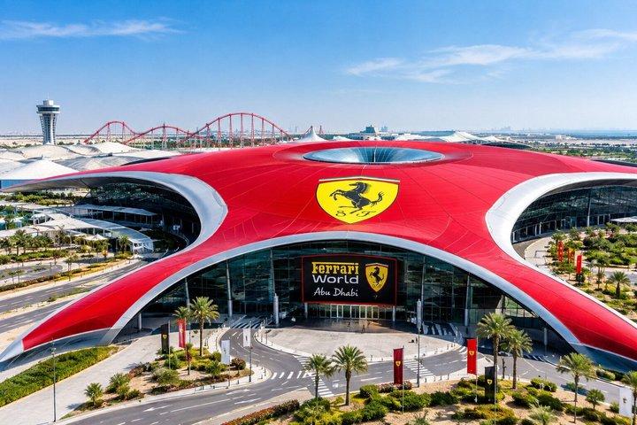 Excursion d'une journée à Abou Dhabi avec visite de Ferrari World et transferts aller-retour à Dubaï