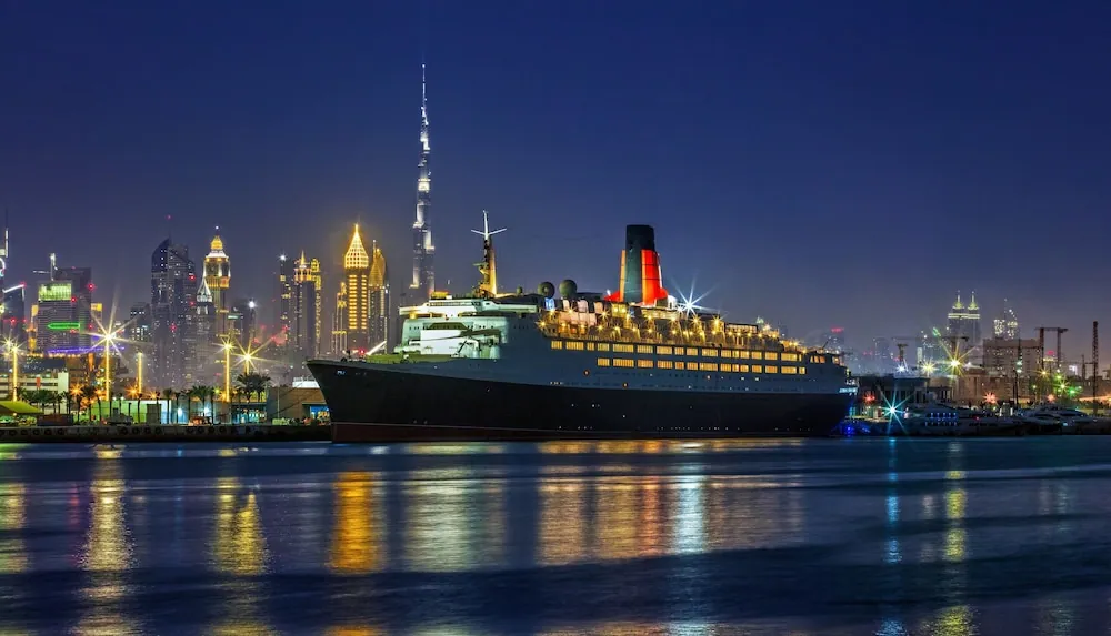 Queen Elizabeth 2 Hotel (photo Hotels.com)